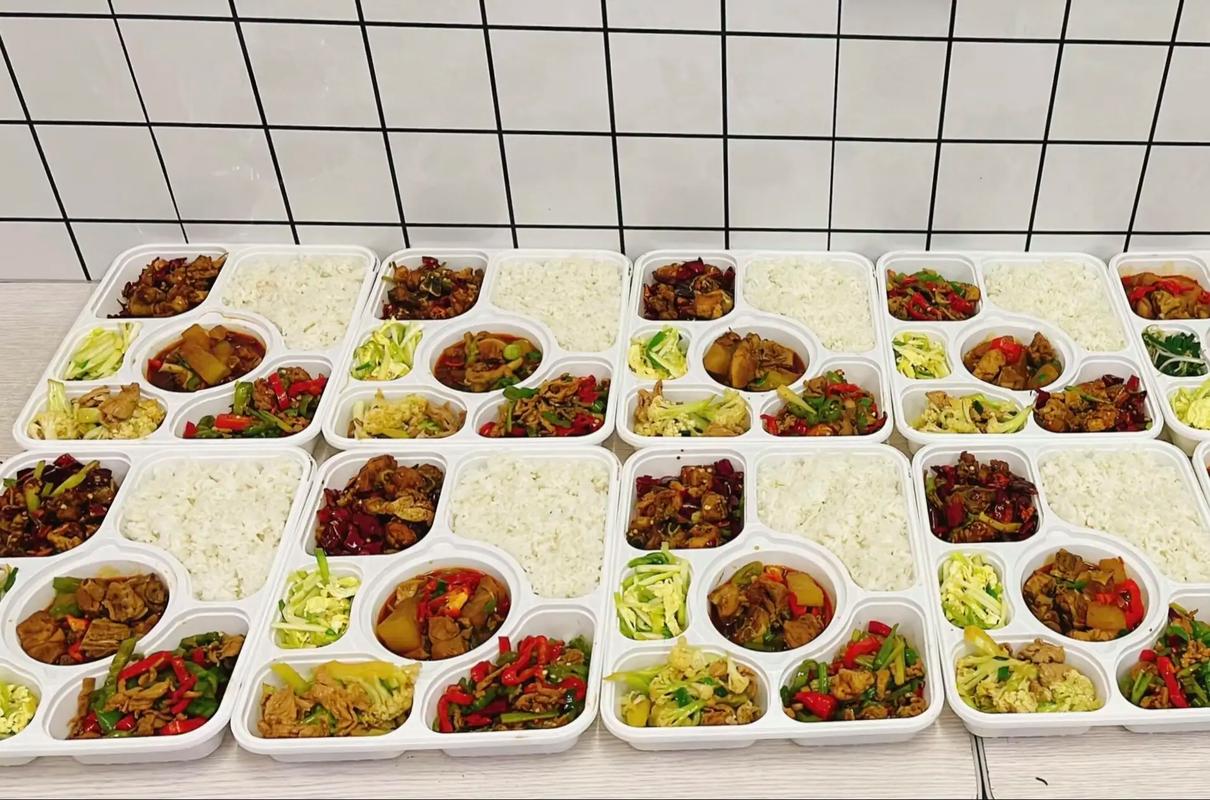 每餐不一样，现炒快餐盒饭 营养健康又实惠的团餐配送新选择